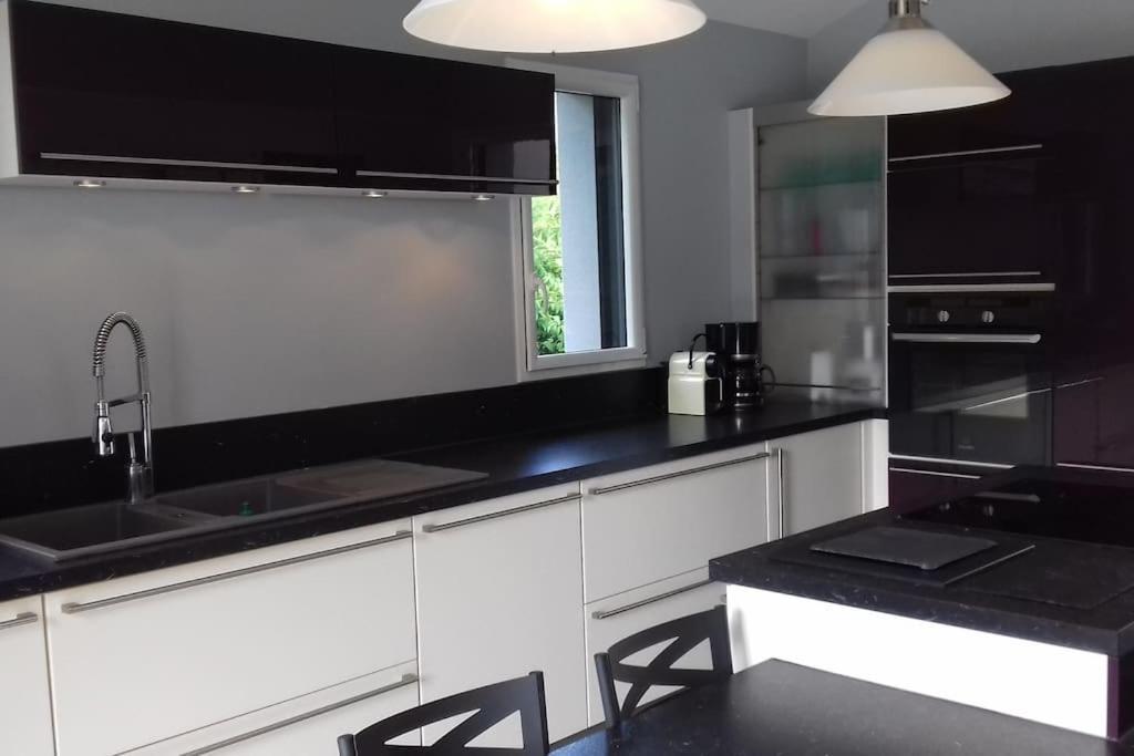 9 Pers 160 M² +Jardin- 10Mn Nantes -30Mn Mer Bouguenais Exteriör bild